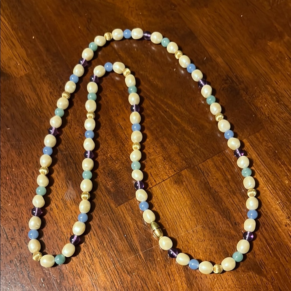 Elegant Beaded Necklace in Gold and Purple